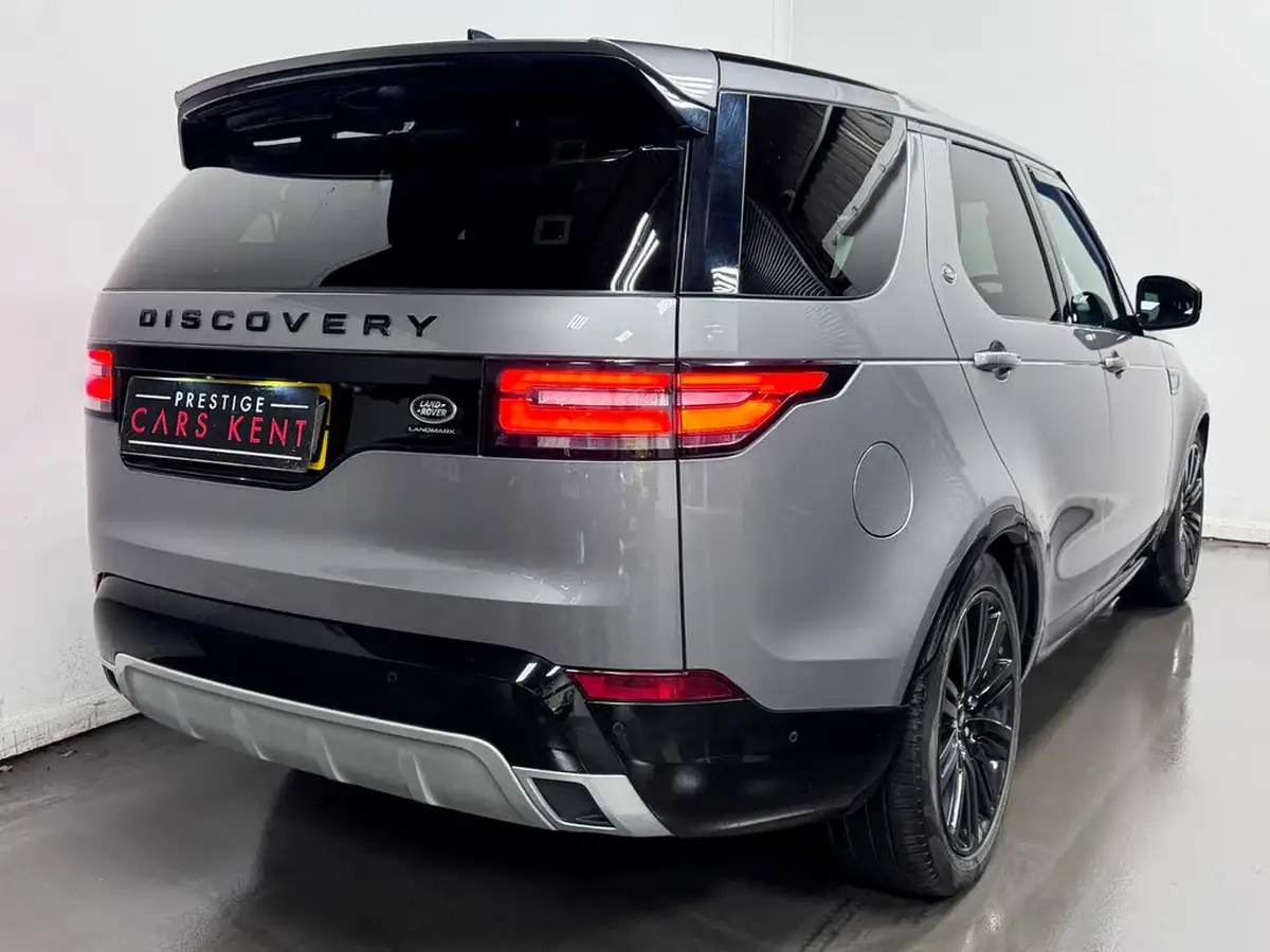 2020-land-rover-discovery-30-sd6-landmark-big-11