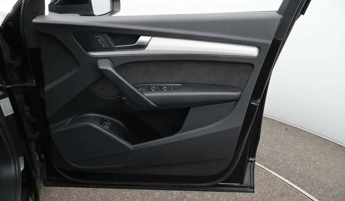2020-audi-q5-20-50-tfsi-e-s-line-big-15