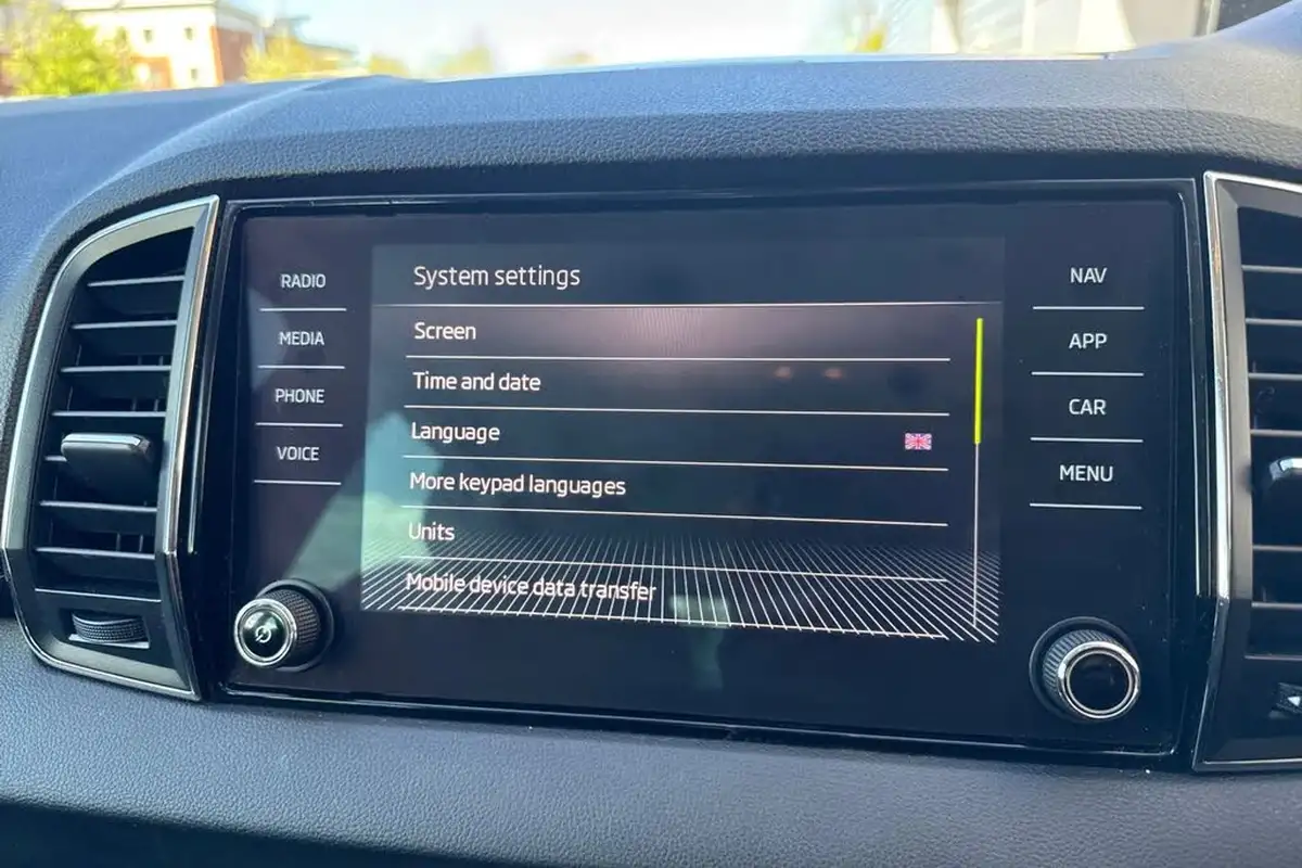 2020-skoda-karoq-20tdi-se-l-150ps-4x4-dsg-big-47