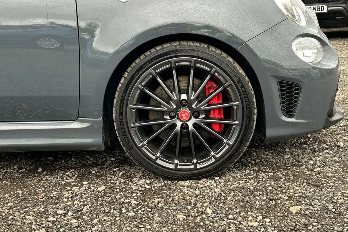 2022-abarth-595-14-tjet-competizione-big-4