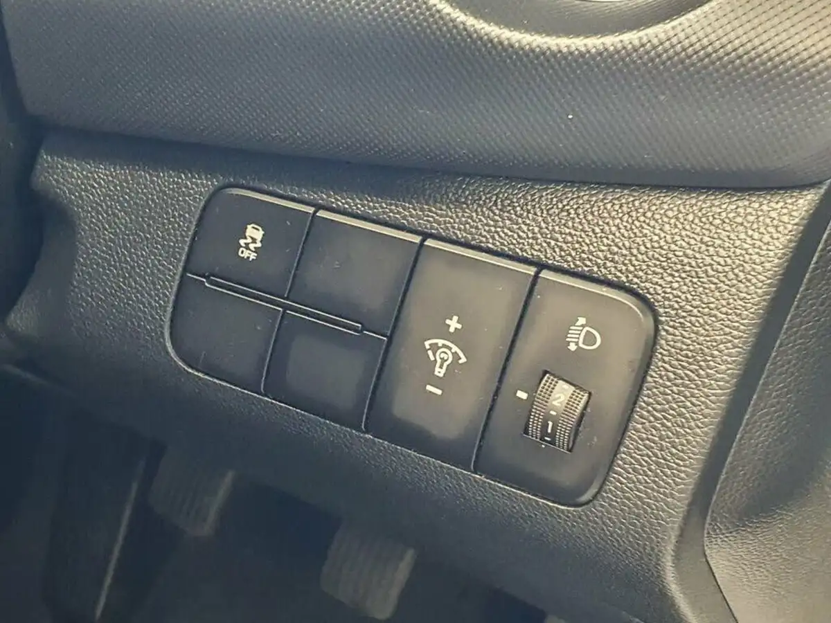 2018-hyundai-i10-12-se-big-38
