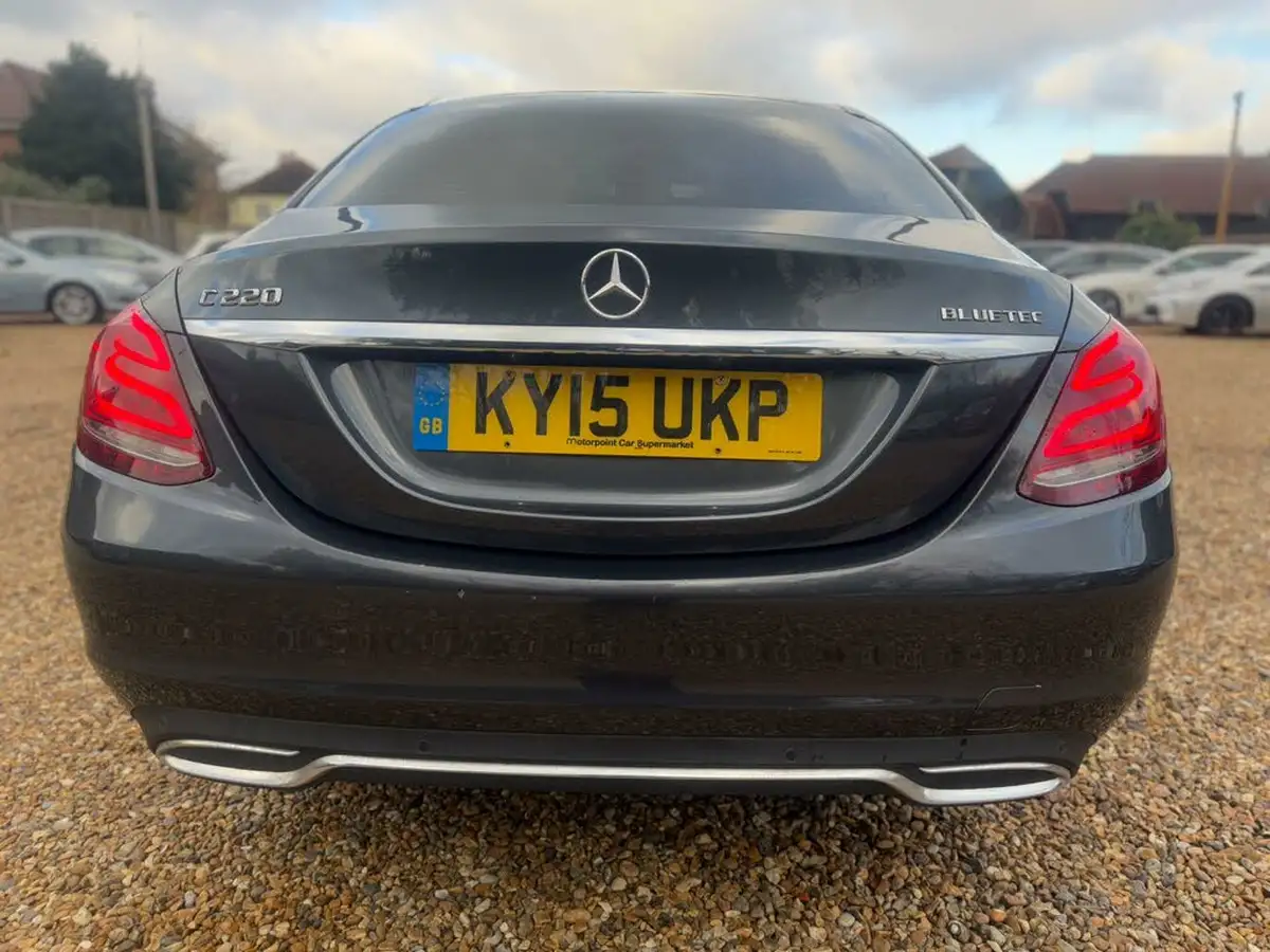 2015-mercedes-benz-c-class-21cdi-c220-sport-ss-saloon-4d-big-15