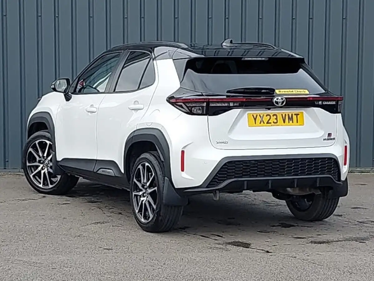 2023-toyota-yaris-cross-15-vvt-i-gr-sport-big-1