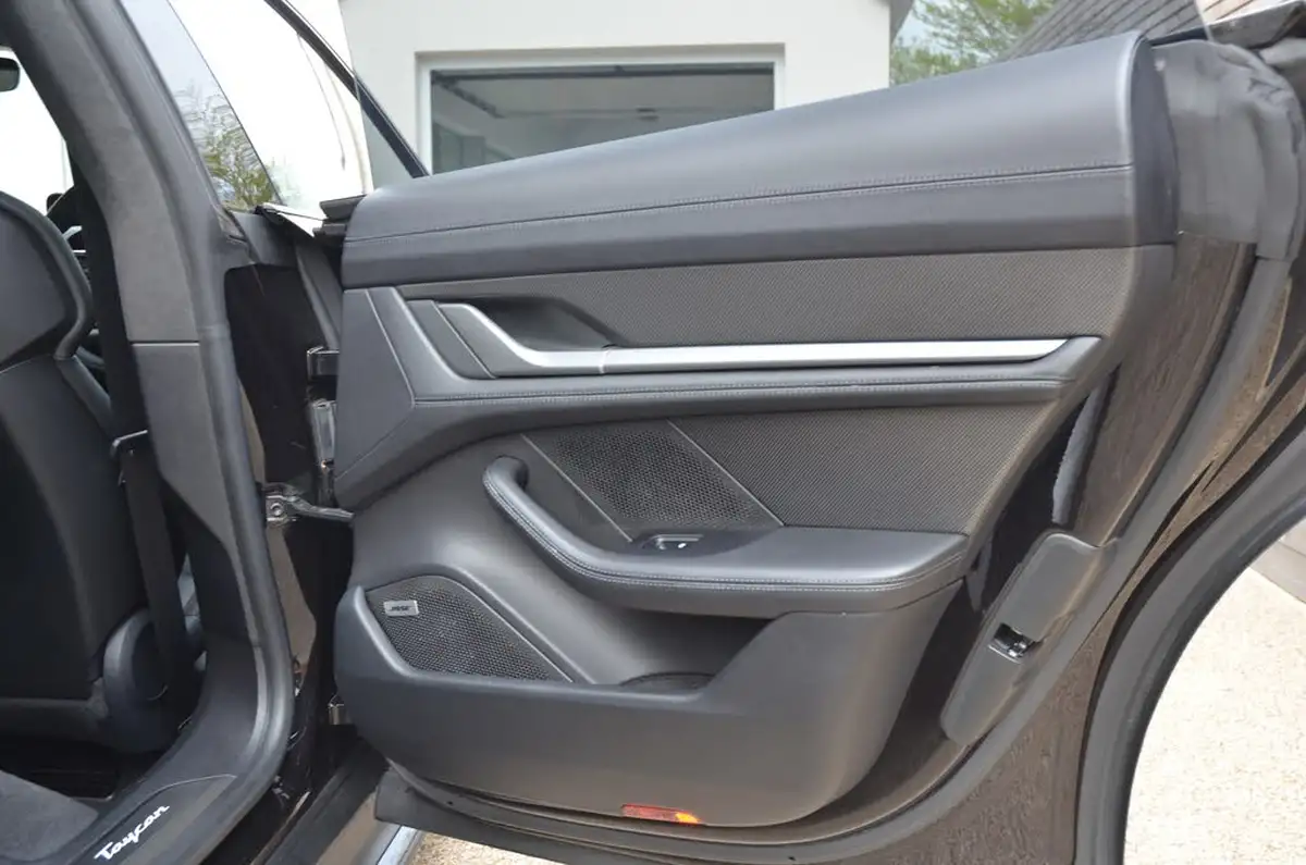 2021-porsche-taycan-e-turbo-s-performance-battery-plus-big-49