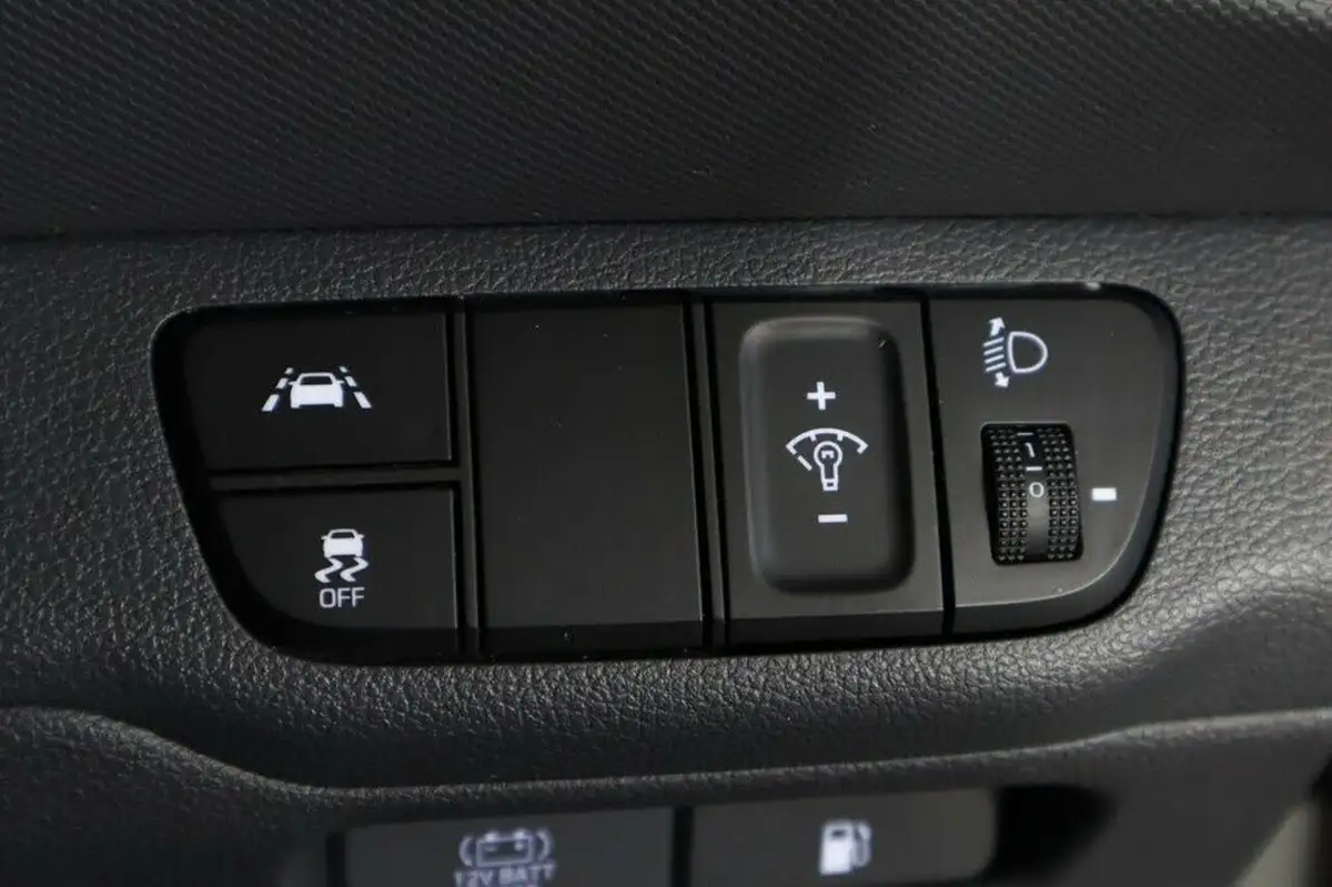 2021-hyundai-ioniq-16-gdi-premium-hybrid-big-22