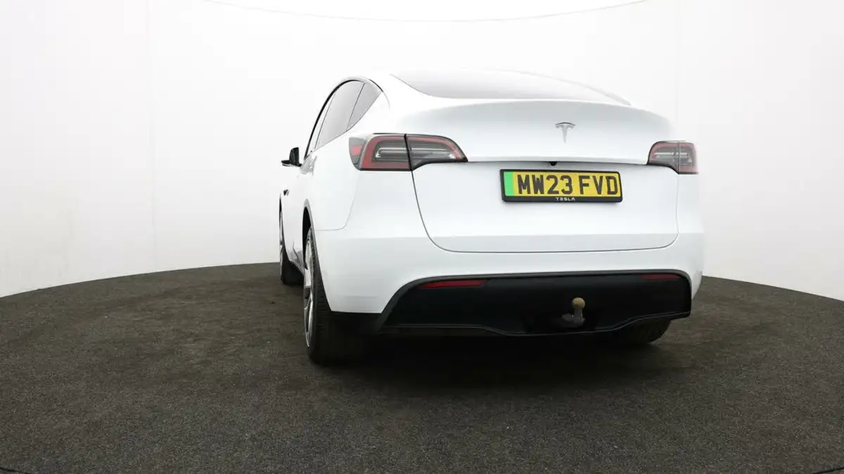 2023-tesla-model-y-e-rwd-big-74