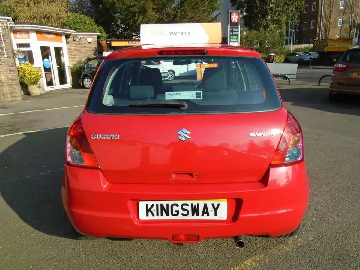 2009-suzuki-swift-15-glx-5d-big-5