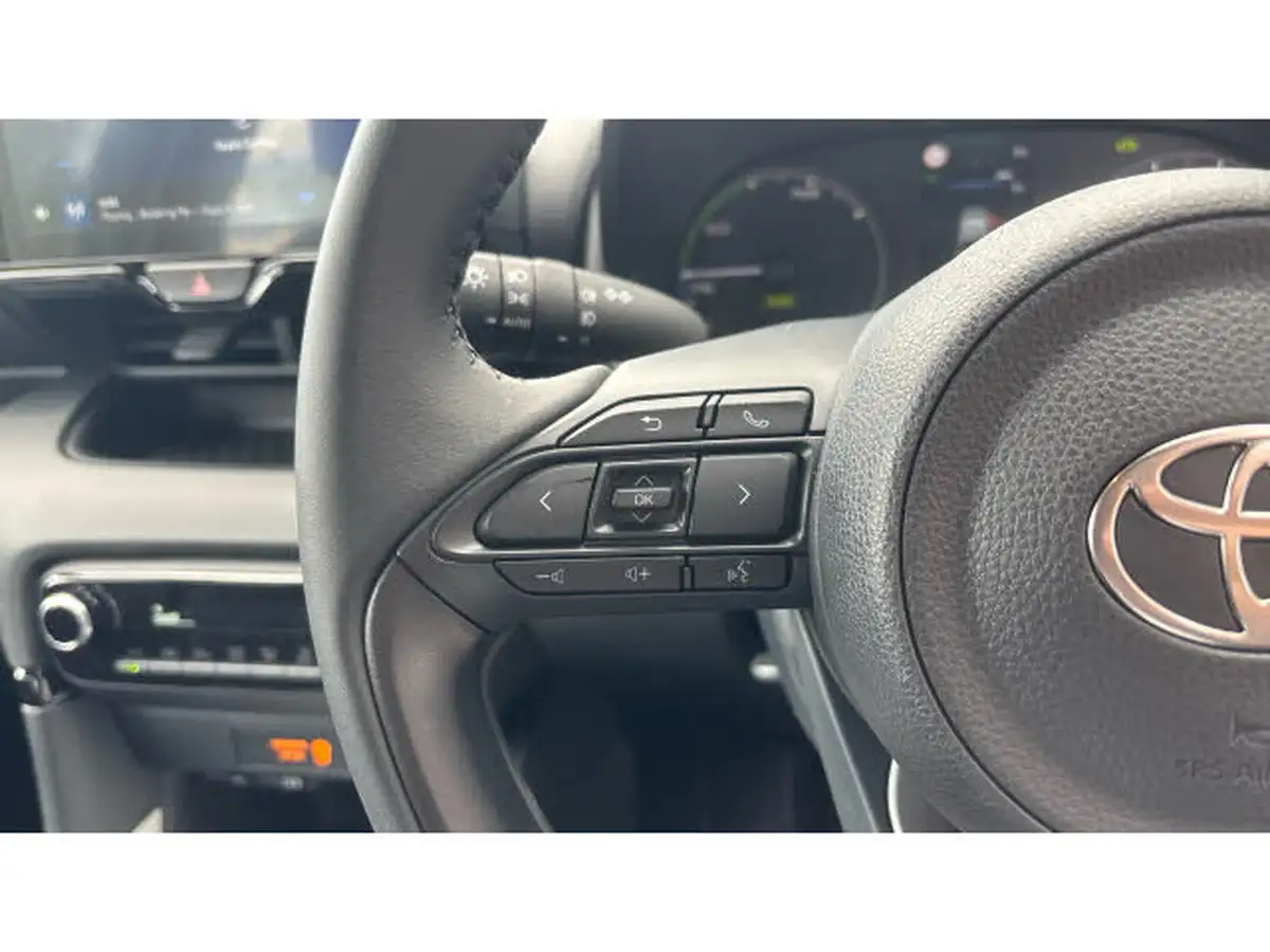 2024-toyota-yaris-15-vvt-i-icon-big-29