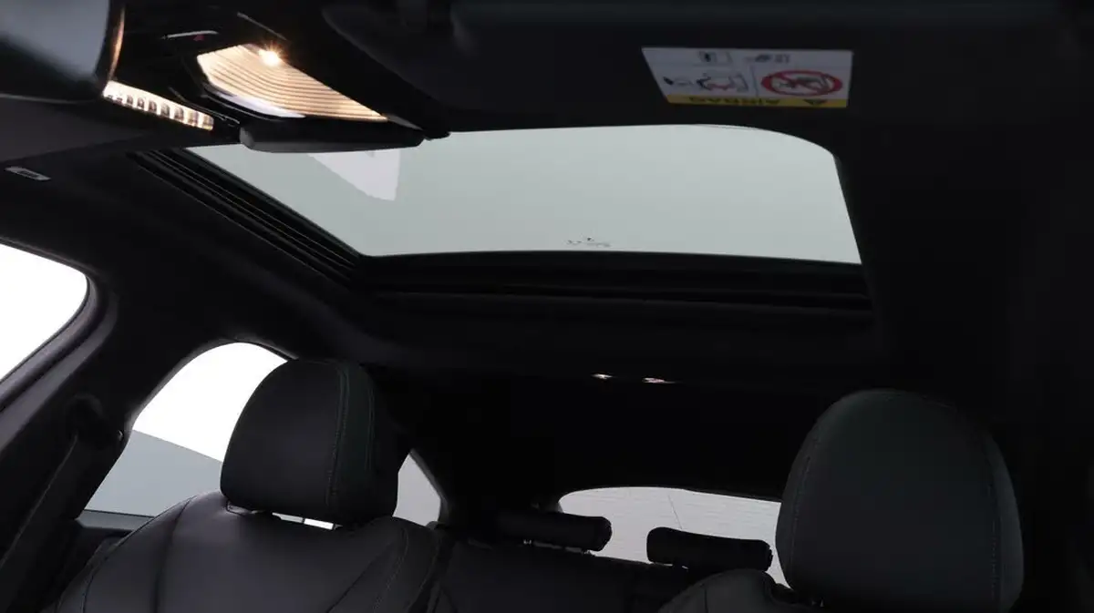 2022-bmw-i4-e-m50-big-25