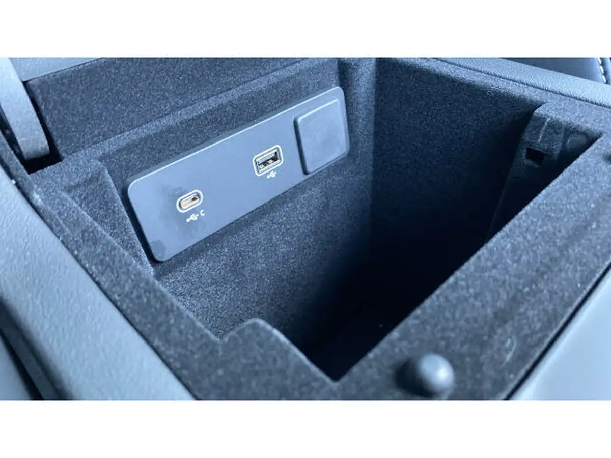 2024-jaguar-f-pace-20-d200-r-dynamic-hse-black-big-35