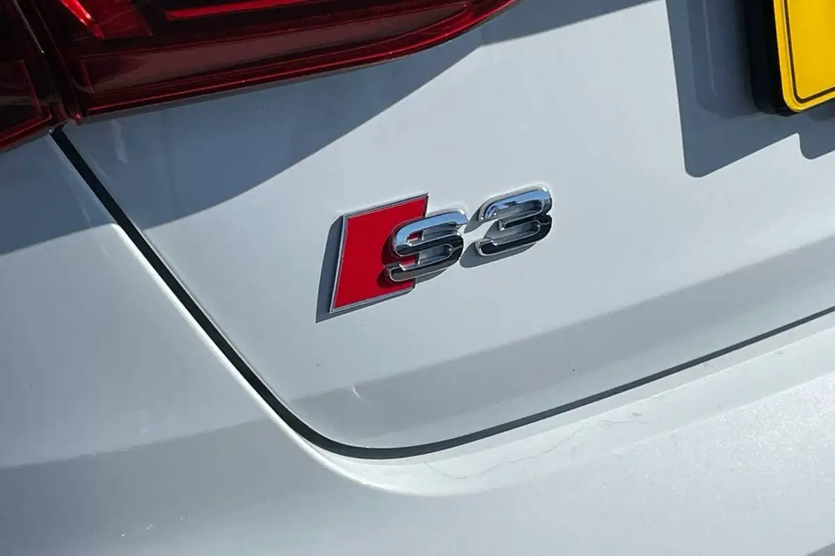 2022-audi-s3-20-tfsi-saloon-4d-big-12