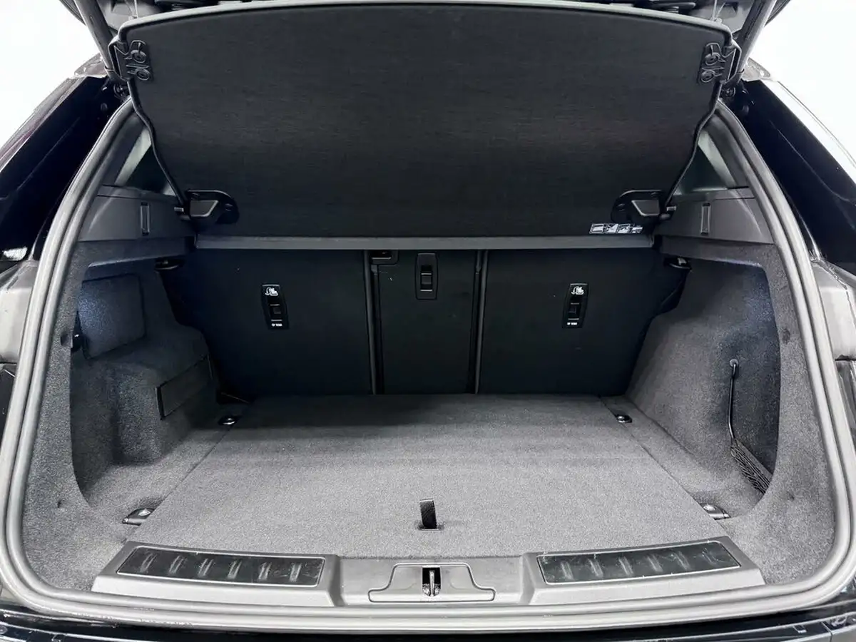 2024-land-rover-range-rover-evoque-15-p300e-dynamic-se-big-6