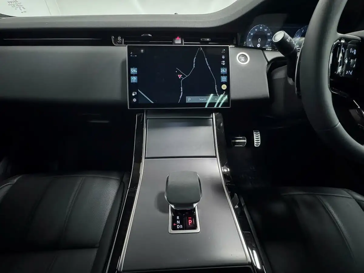 2024-land-rover-range-rover-evoque-15-p300e-dynamic-se-big-25
