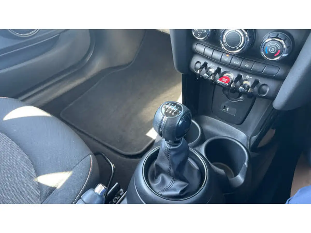 2021-mini-cooper-15-cooper-classic-hatchback-3d-big-12