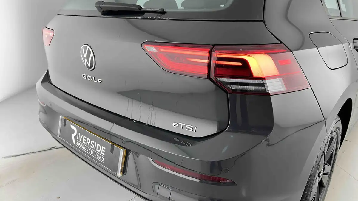 2021-volkswagen-golf-10-etsi-life-hatchback-big-26
