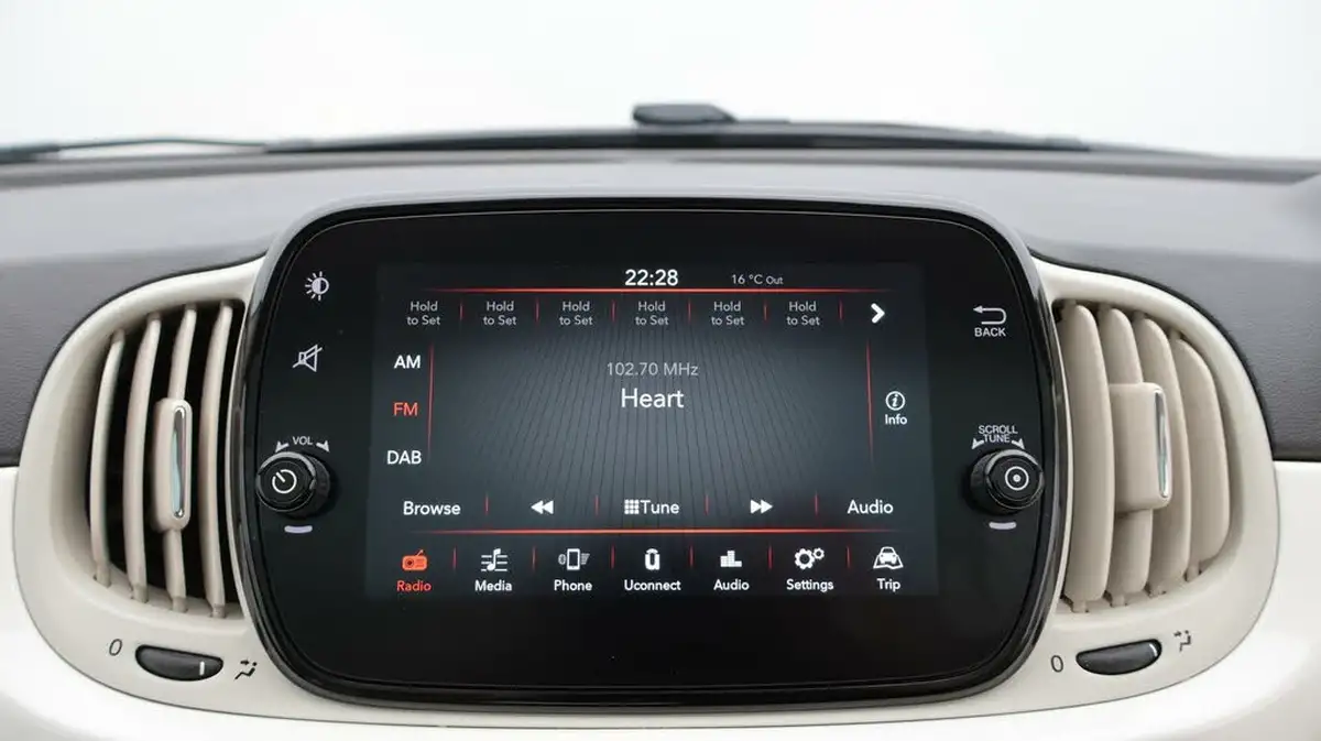 2020-fiat-500-10-lounge-big-11