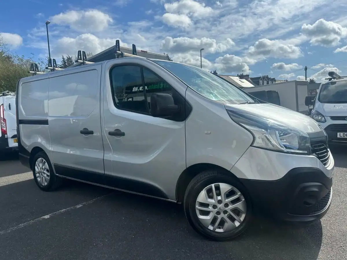 2015-renault-trafic-16dci-sl27-120-sport-low-roof-van-big-1