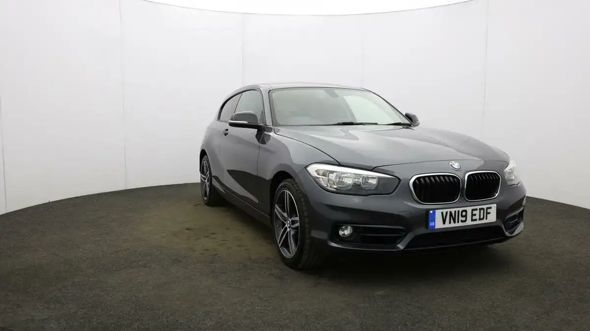 2018-bmw-1-series-15-118i-sport-3d-big-36