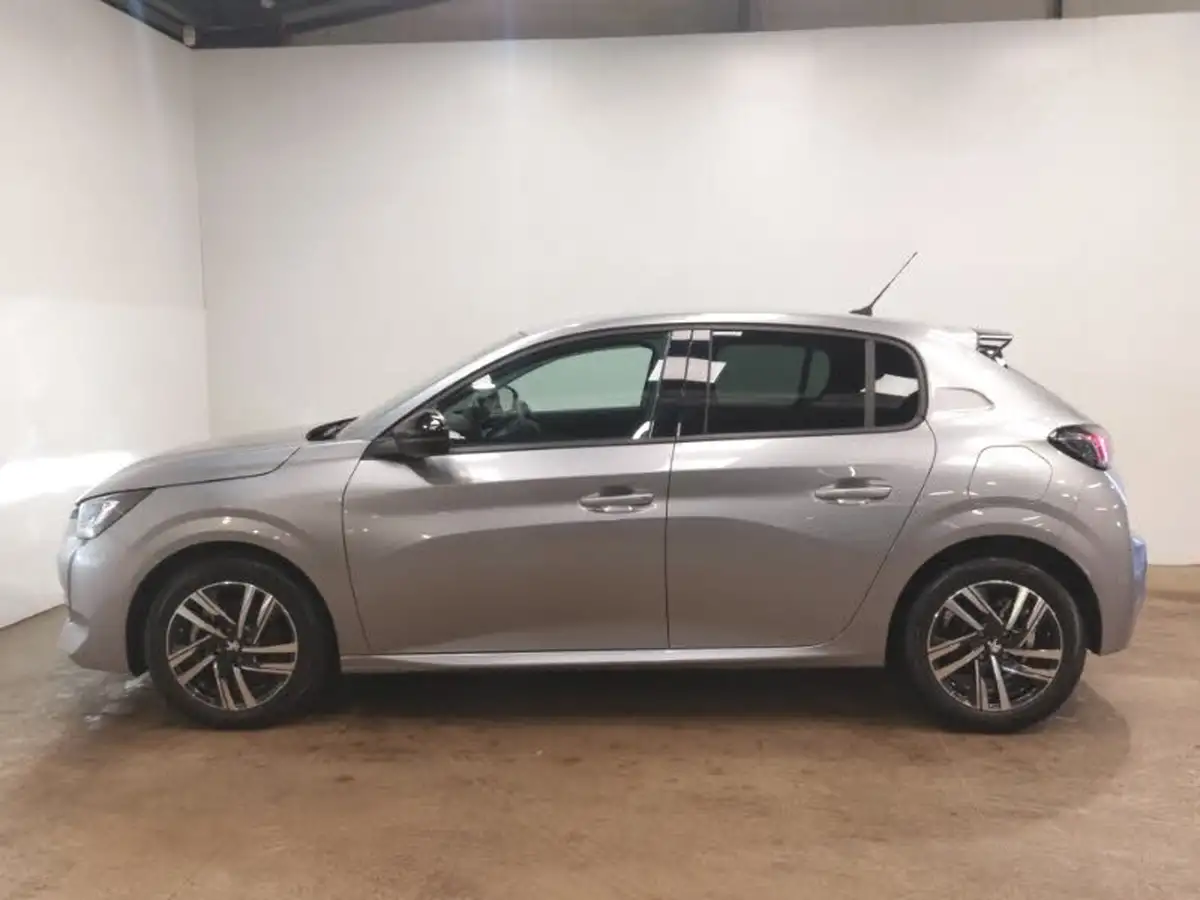 2023-peugeot-208-12-puretech-allure-premium-100ps-big-3