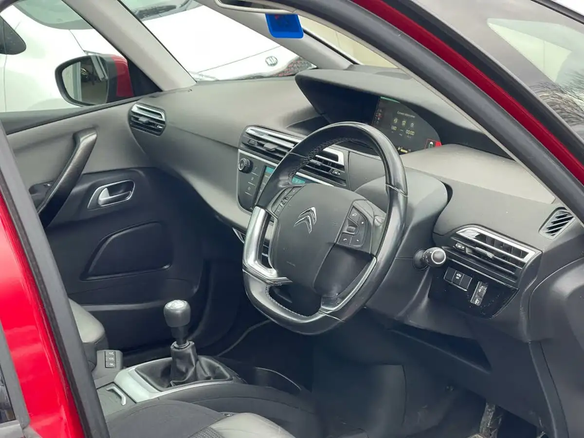 2017-citroen-grand-c4-picasso-16bluehdi-flair-big-11
