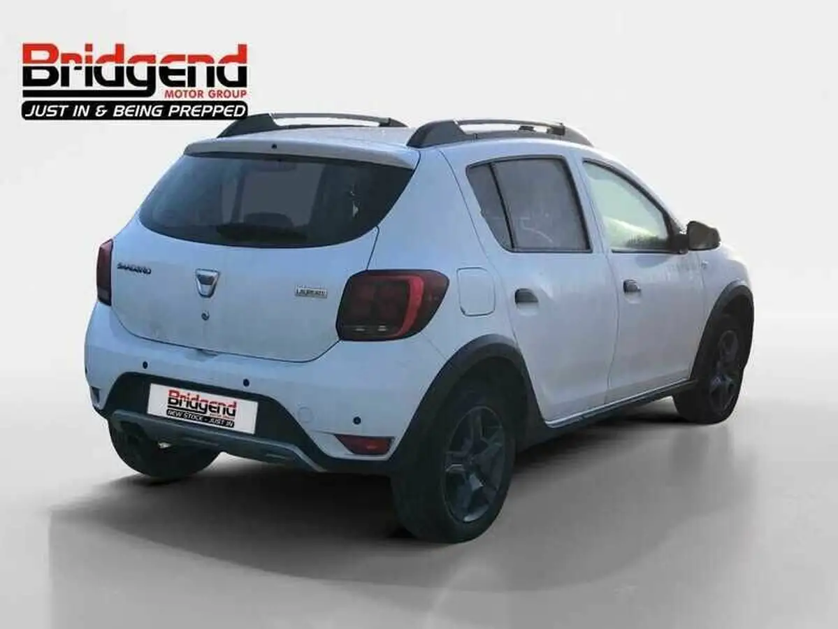 2017-dacia-sandero-stepway-09-tce-laureate-big-2