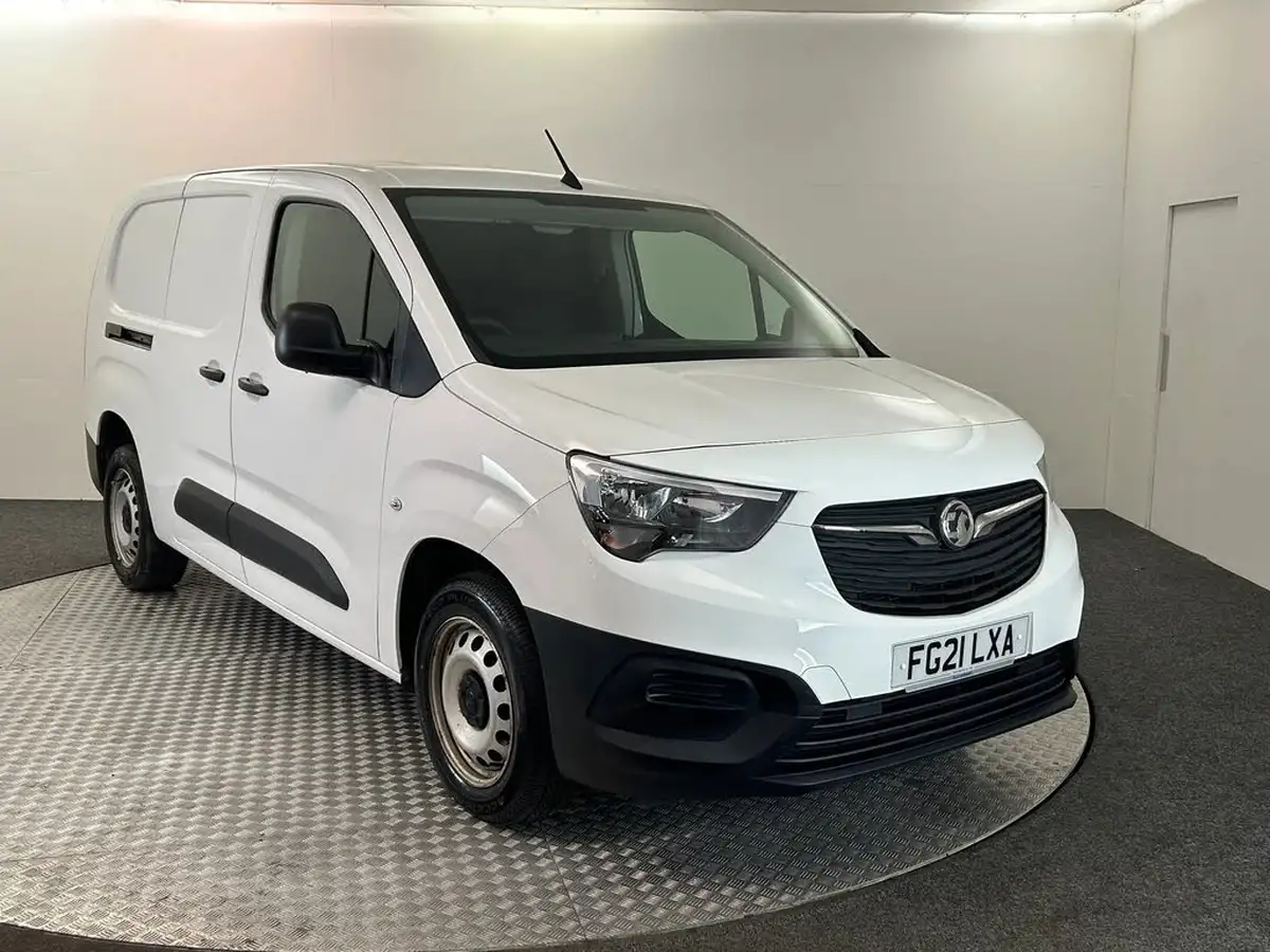 2021-vauxhall-combo-15cdti-dynamic-2300-100pseu6dt-l2h1-panel-big-0