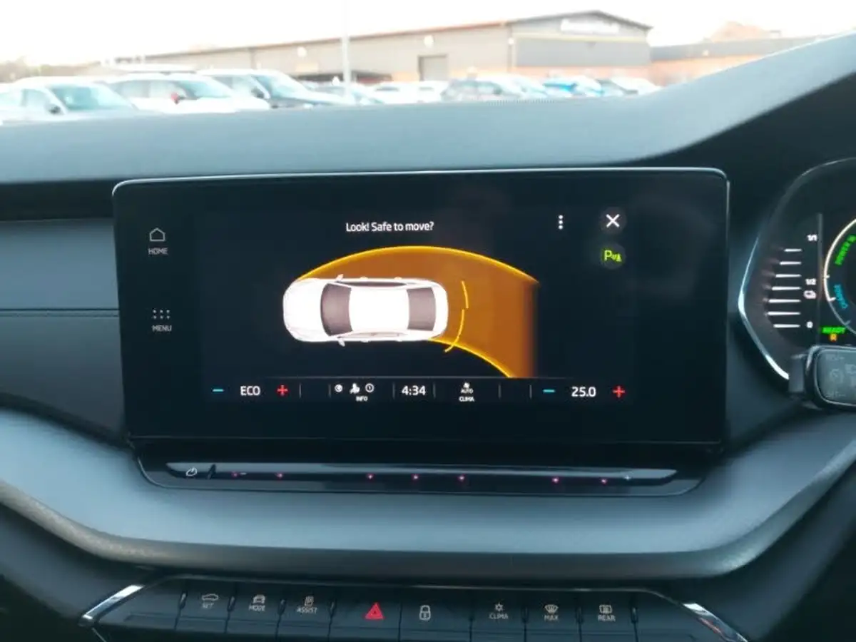 2022-skoda-octavia-14-tsi-se-technology-hatchback-big-10