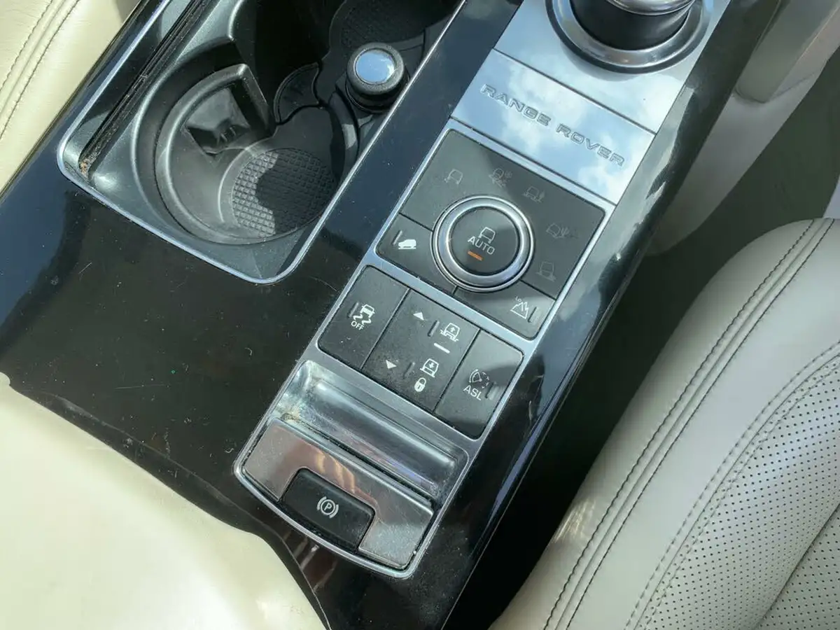 2013-land-rover-range-rover-44-sdv8-vogue-se-big-26