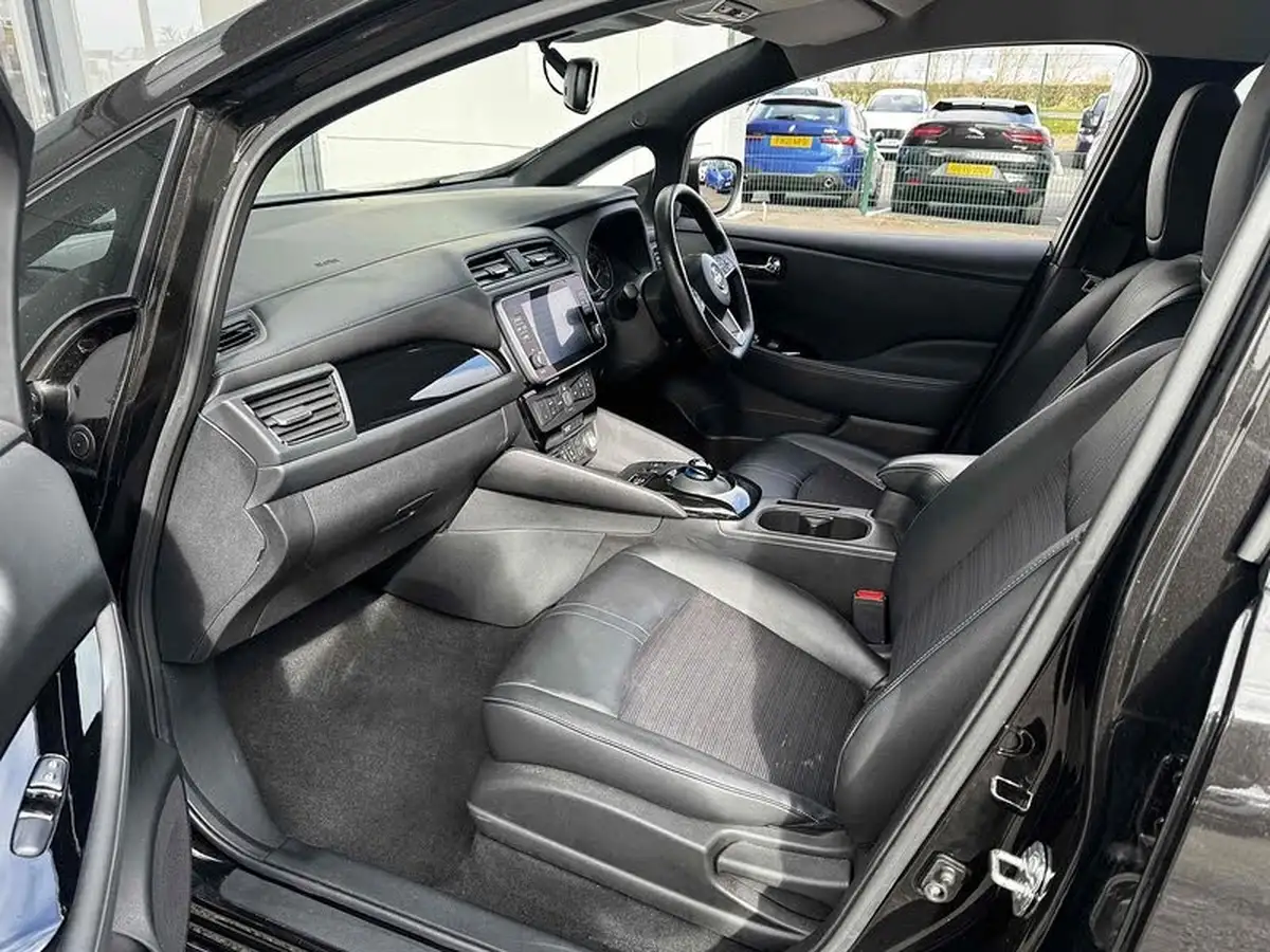 2021-nissan-leaf-e-n-connecta-big-23