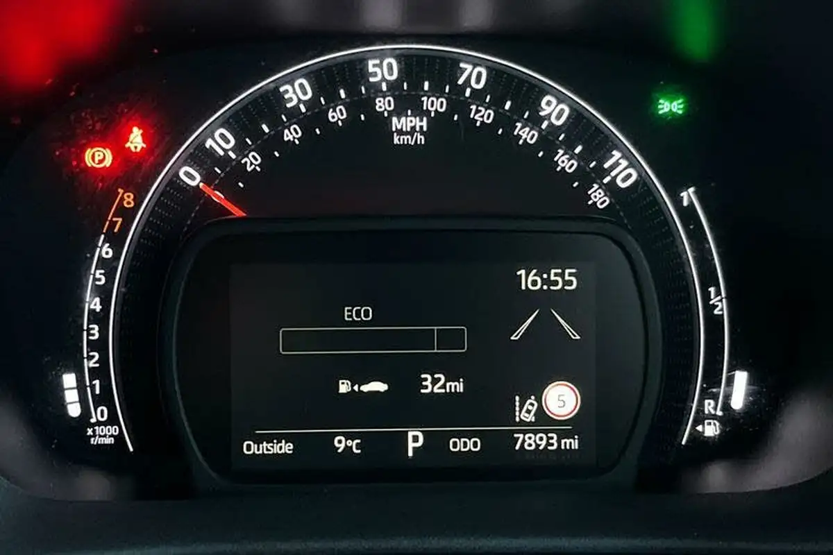 2023-toyota-aygo-x-10-vvt-i-edge-cvt-big-12