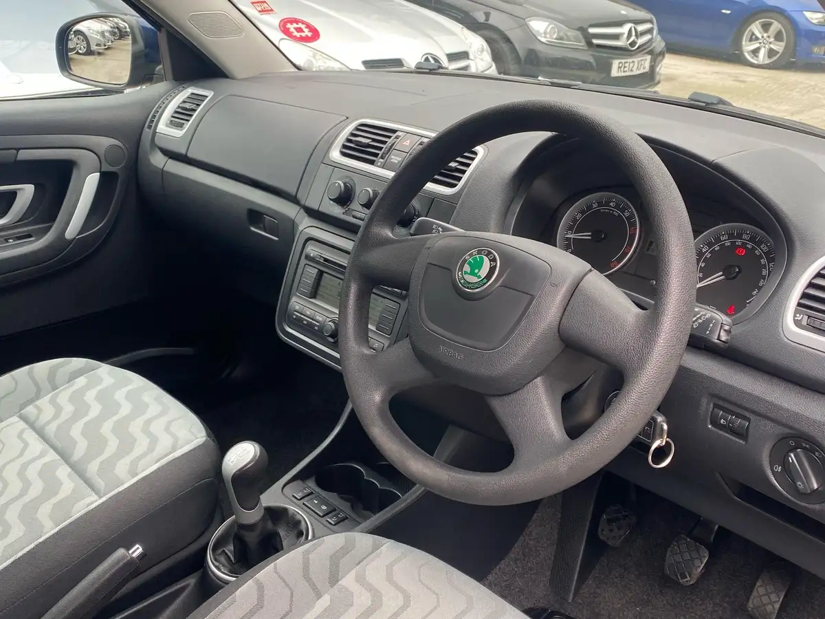 2009-skoda-fabia-14-2-estate-big-19