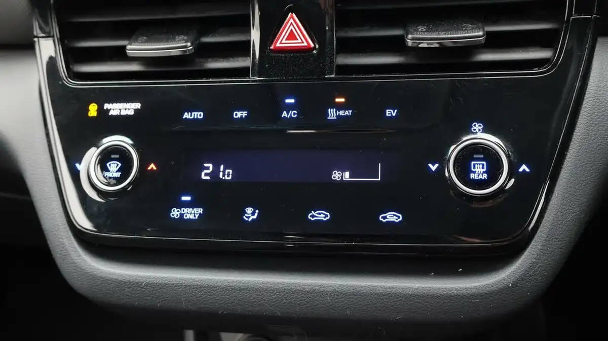 2022-hyundai-ioniq-e-premium-electric-big-12