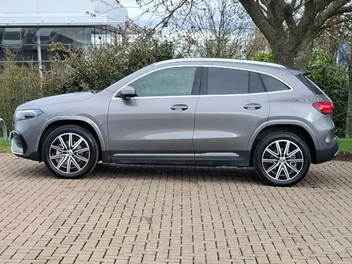 2024-mercedes-benz-eqa-e-eqa-250-amg-line-executive-big-3