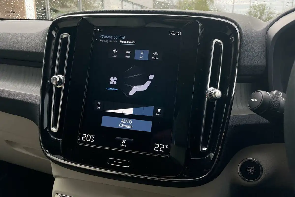 2021-volvo-xc40-15-t4-inscription-208bhp-big-37