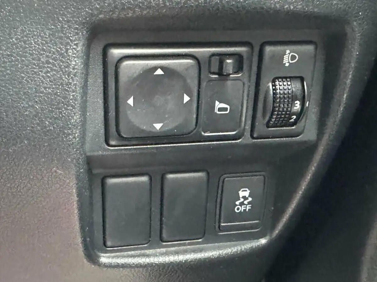 2012-nissan-juke-15td-acenta-premium-big-23