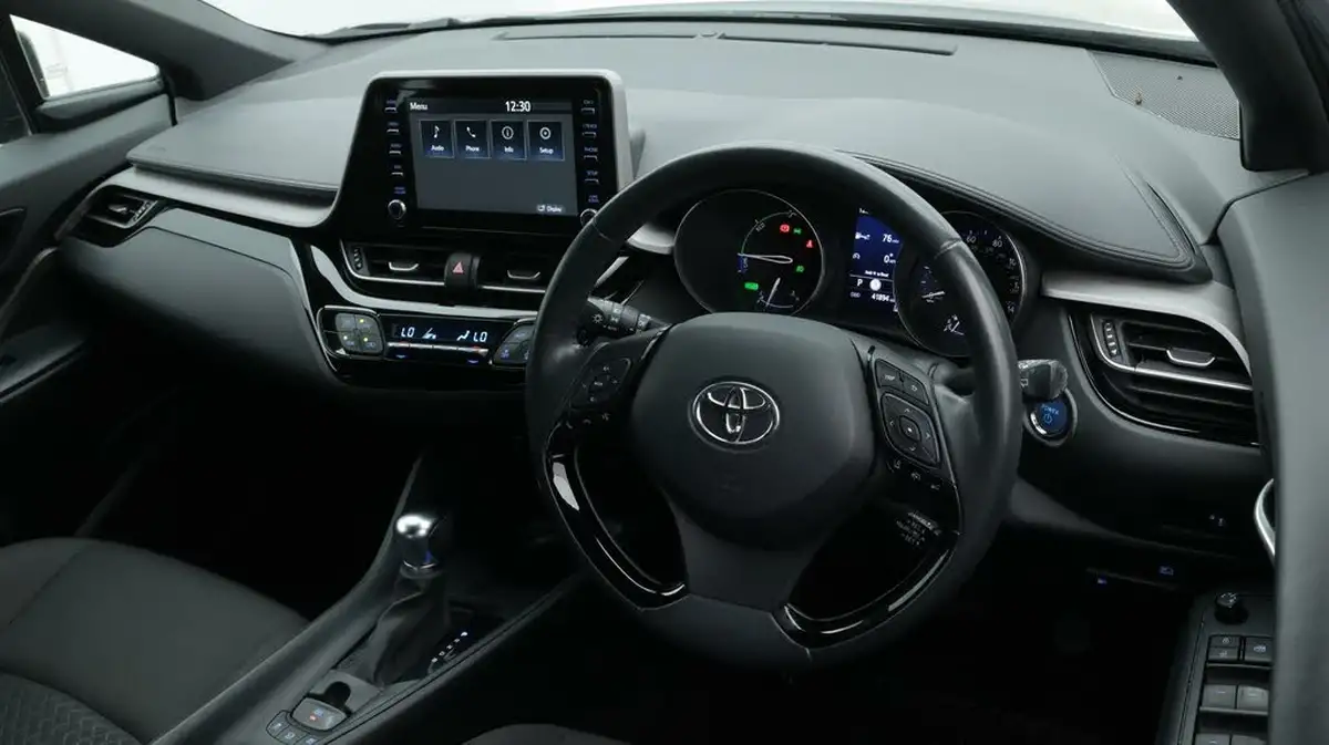 2021-toyota-c-hr-18-vvt-i-icon-big-9