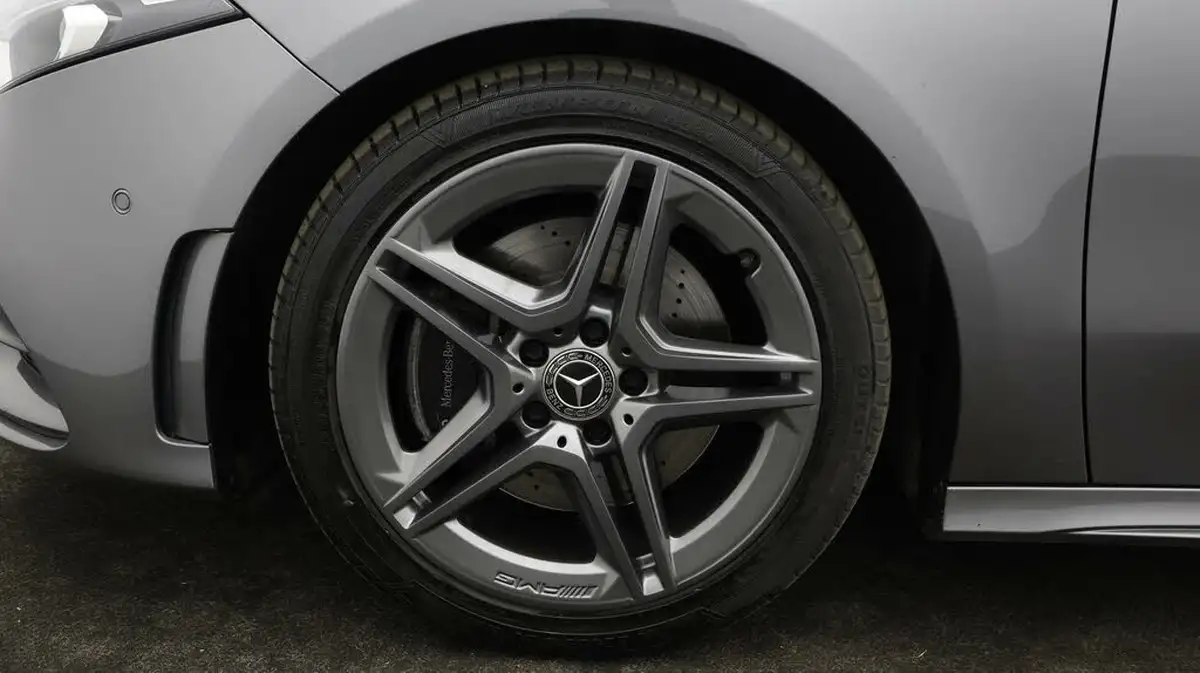 2019-mercedes-benz-a-class-20-a220-amg-line-saloon-4d-4matic-big-17