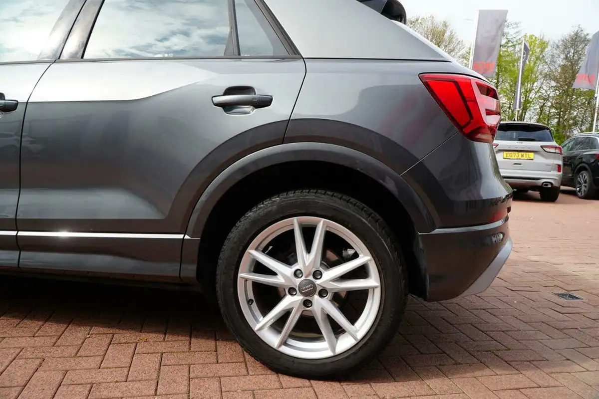 2018-audi-q2-14-tfsi-s-line-big-38