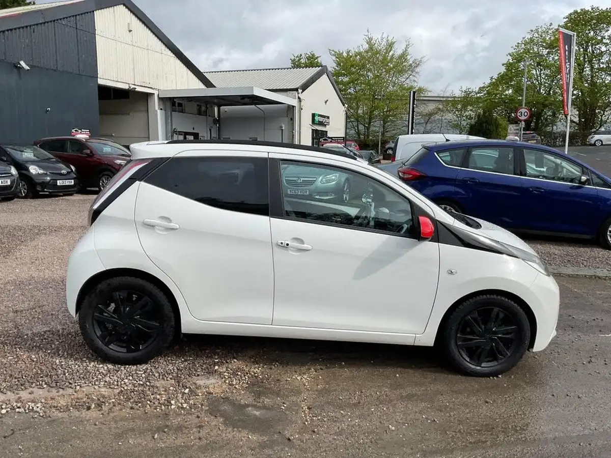 2015-toyota-aygo-10-vvt-i-x-pression-5d-big-51