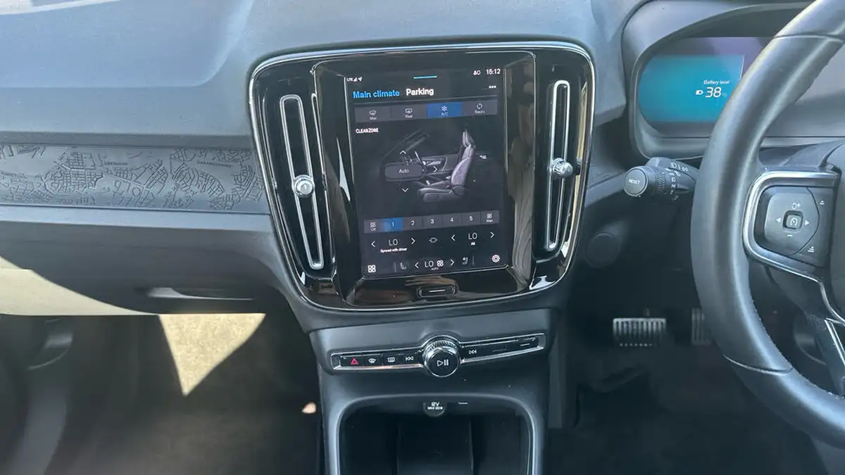 2022-volvo-xc40-e-twin-recharge-plus-big-11