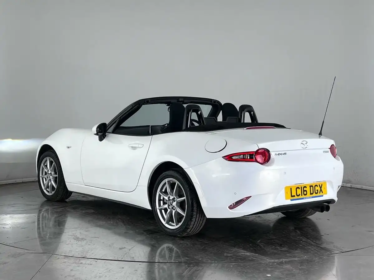 2016-mazda-mx-5-15-se-l-nav-big-2