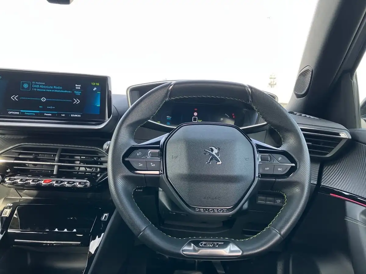 2021-peugeot-2008-suv-e-gt-big-14