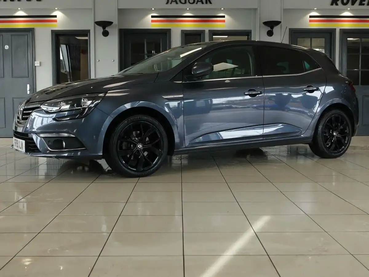 2019-renault-megane-13-tce-iconic-hatchback-big-8