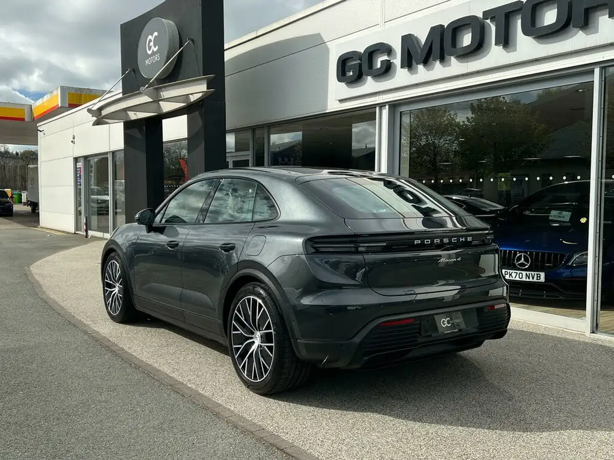 2024-porsche-macan-e-4-electric-big-3