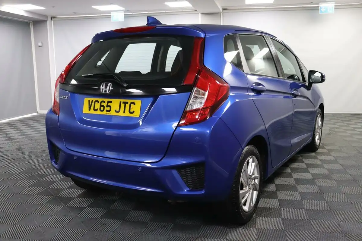 2015-honda-jazz-13-i-vtec-se-cvt-big-8