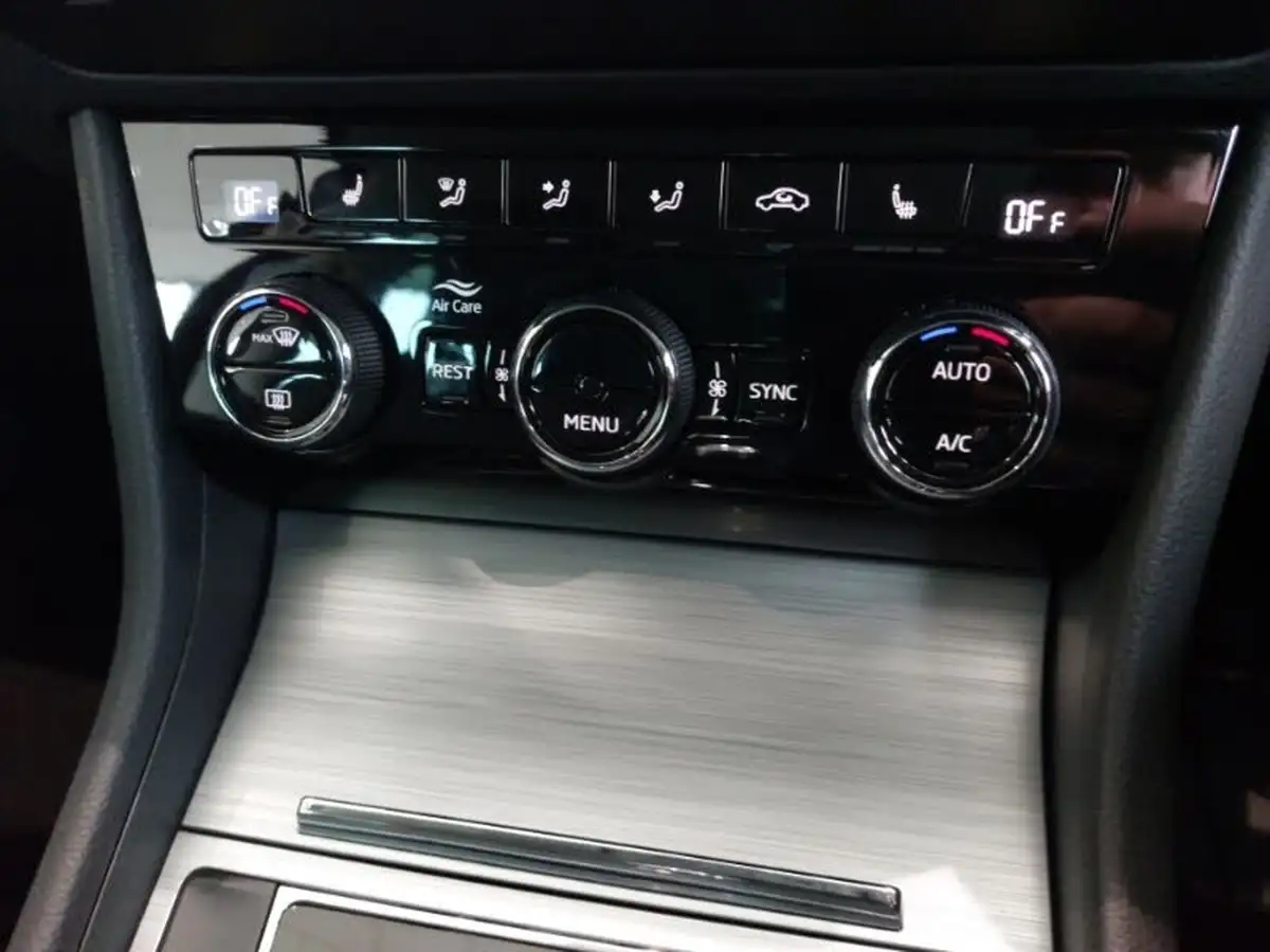 2023-skoda-superb-15-tsi-se-technology-estate-dsg-big-18