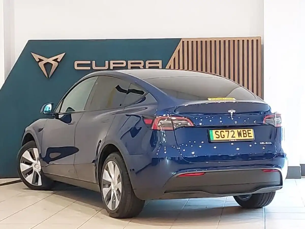 2022-tesla-model-y-e-long-range-big-1