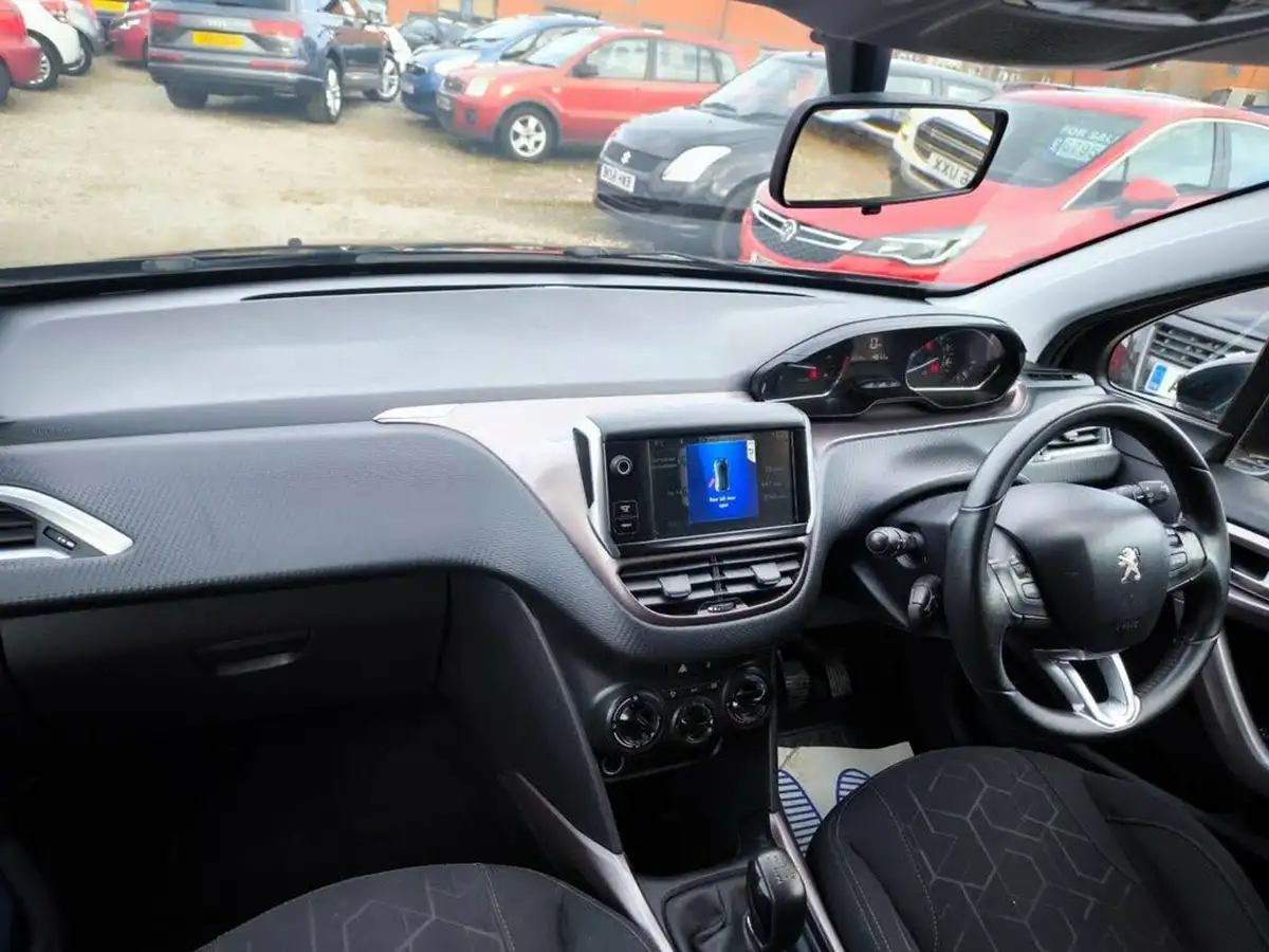 2014-peugeot-2008-crossover-14hdi-active-70bhp-big-11
