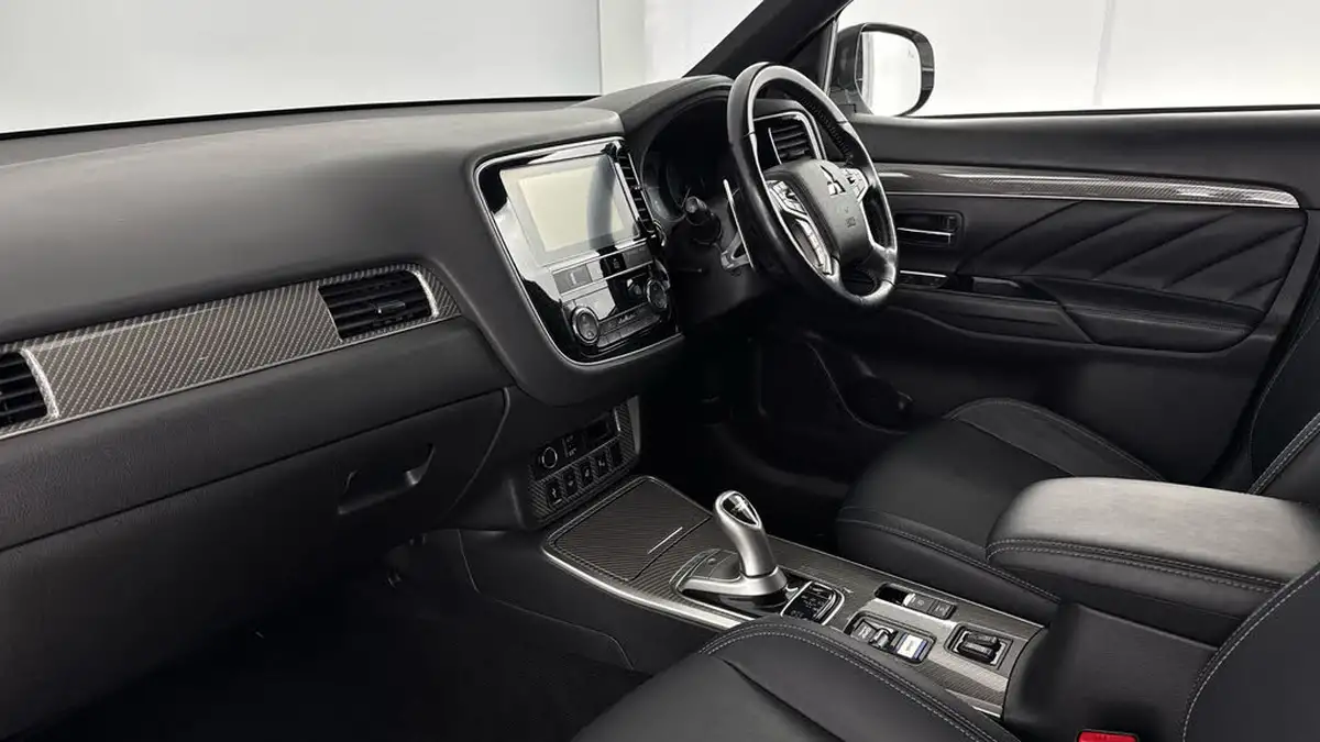 2019-mitsubishi-outlander-24-4h-phev-big-8