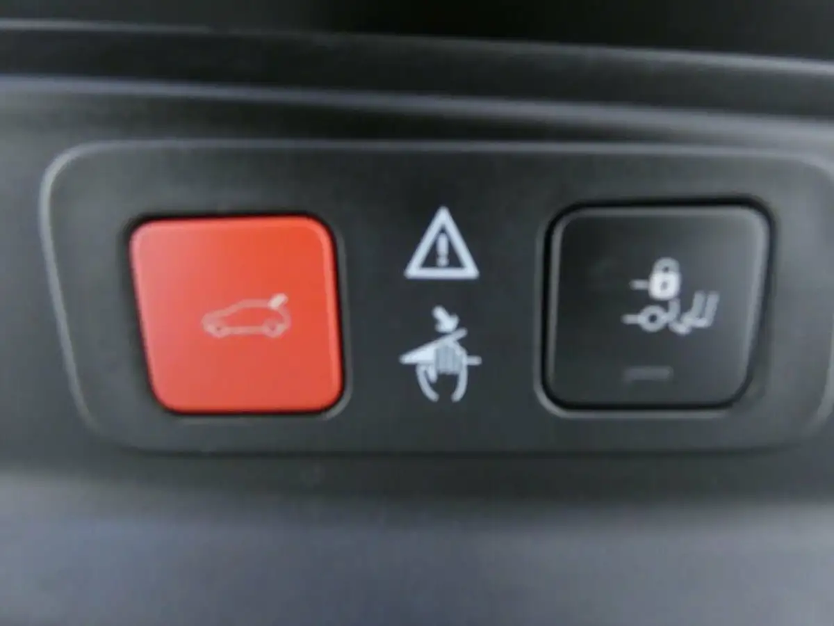 2022-peugeot-5008-suv-12-puretech-gt-premium-big-24